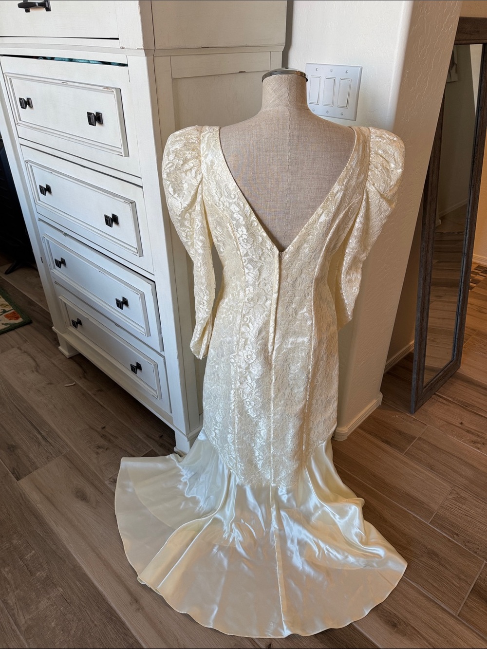 Vintage Bridal Originals 12 1980’s drop waist lace satin wedding dress - Picture 4 of 6